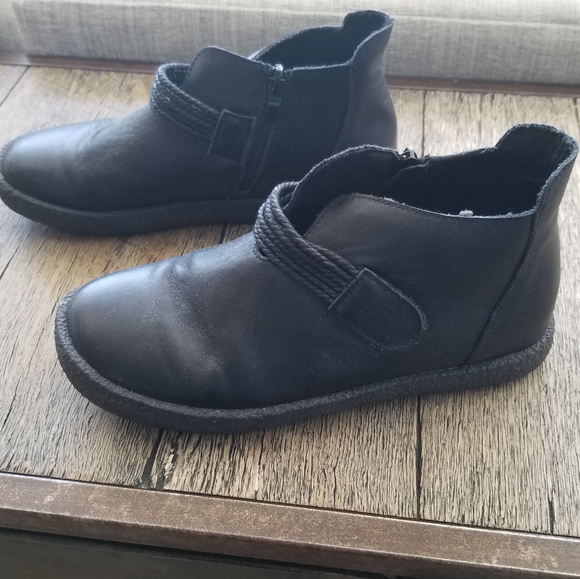 Minnibee Shoes - Minnibee buttery soft velcro leather booties